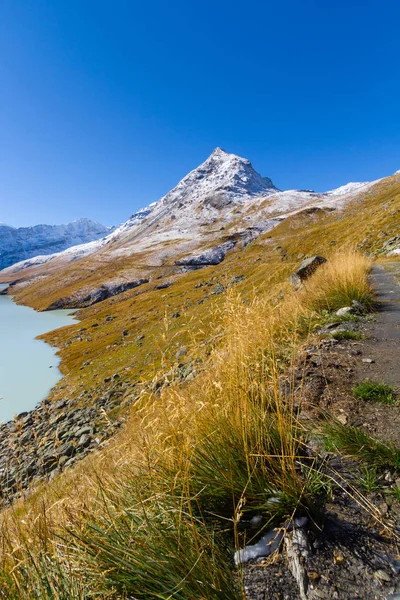 Pic Montagneux Des Rochers Des Ecoulaies Près Barrage Gravitaire Grande — Photo