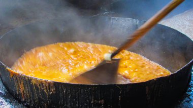 büyük enstrüman pekmez rapadura ana madde kaynar pekmez effervido ve mechido trasnferido variso pachas işlemi sırasında içinde