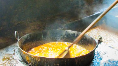 büyük enstrüman pekmez rapadura ana madde kaynar pekmez effervido ve mechido trasnferido variso pachas işlemi sırasında içinde