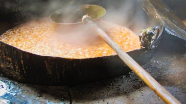 büyük enstrüman pekmez rapadura ana madde kaynar pekmez effervido ve mechido trasnferido variso pachas işlemi sırasında içinde