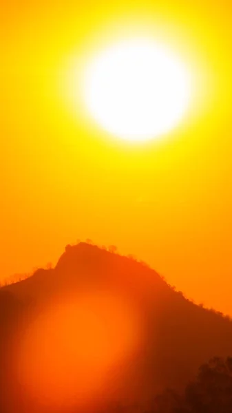 Zonsondergang Een Mooi Oranje Gouden Wolken Maken Van Een Mooie — Stockfoto