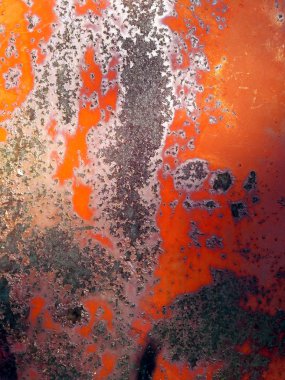 Eski siyah pas ve aşınma işaretleri ile metal yüzeyi ile boyalı