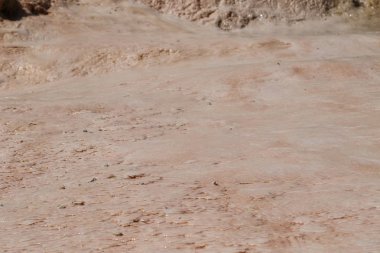 Gürcistan'daki demir ile maden suyu kaynağı