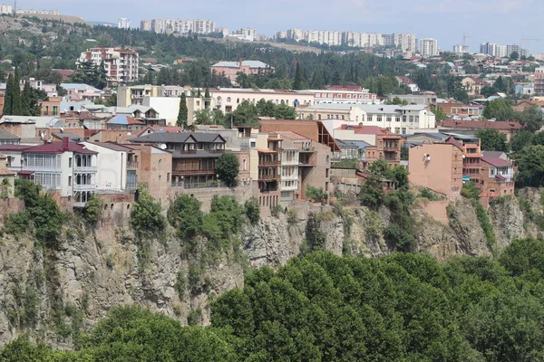 Gebäude Auf Felsen Der Stadt Tiflis — Stockfoto