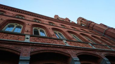 Berlin 'deki Kızıl Belediye Binası