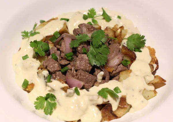 Sığır filetosu ve gorgonzola kremalı patates