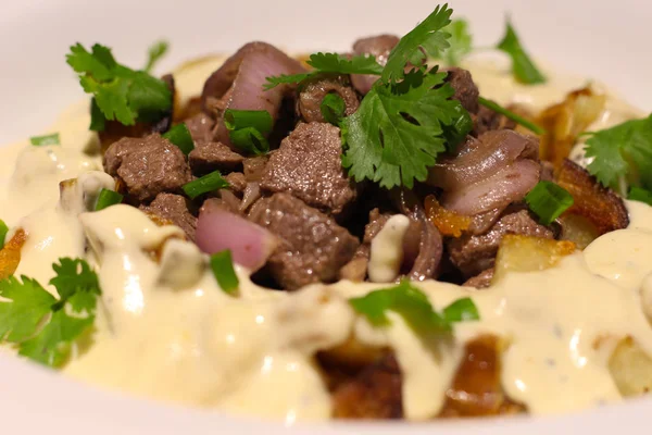 Sığır filetosu ve gorgonzola kremalı patates