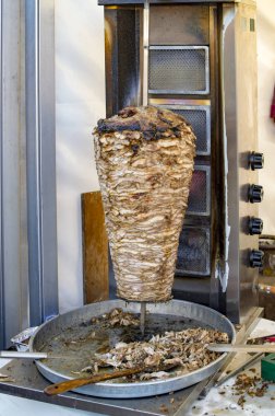Shawarma satış ve dükkanında sıcak biftek idam