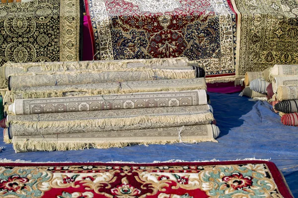 Walcowane Dywany Kupie Sklepie — Zdjęcie stockowe