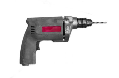 Bit ve beyaz yüzey üzerinde kafa Matkap Makinası