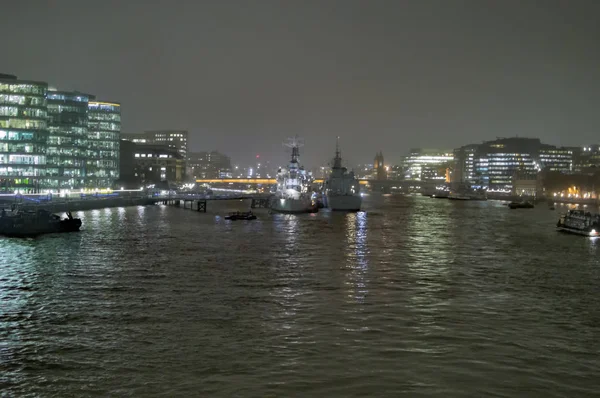 Londons Silhuett Över Floden Themsen Natt Visar Reflektion Vatten — Stockfoto