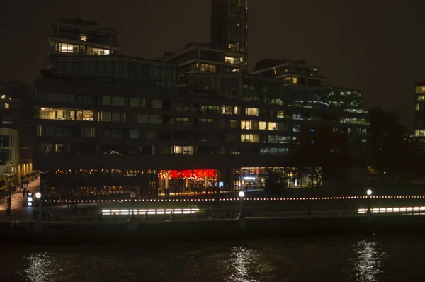 Juldekoration Byggnader London Themsens Flodbank — Stockfoto