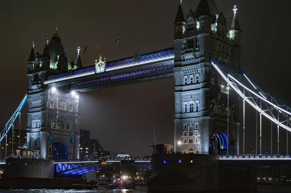 London Tower Bridge Adlı Gece Işıklar Tarafından Aydınlatılmış — Stok fotoğraf