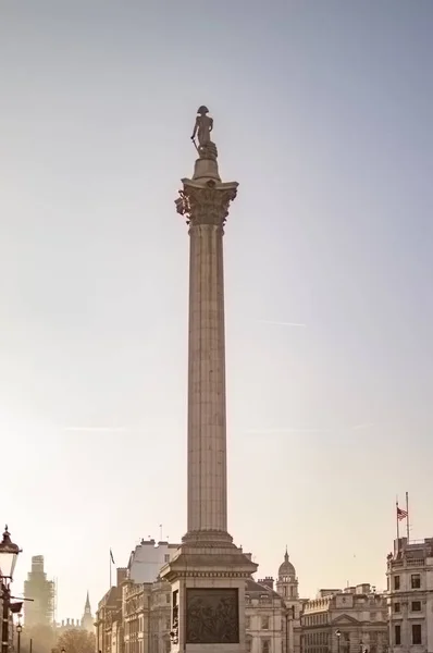 特拉法加广场伦敦冬季内尔森柱的柱子 — 图库照片