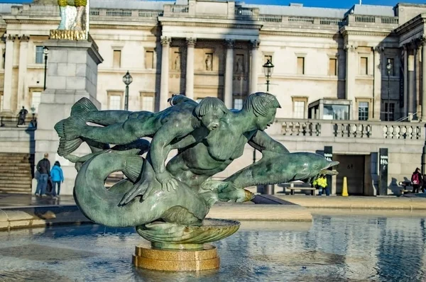 Zeemeerminnen Mermen Dolfijn Een Kind Sculptuur Fontein Trafalgar Square Londen — Stockfoto