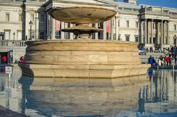 Kerek Szökőkúttal Trafalgar Téren Londoni Westminster — Stock Fotó