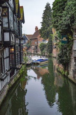 Canterbury Kanal Evi'nde ördek dışkı gösterir.