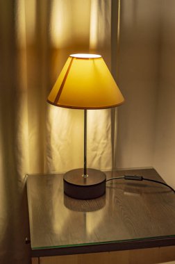 Işıklar ile masada Gece lambası