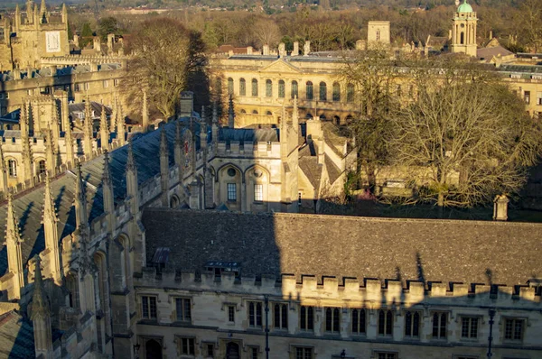 オックスフォードの町とその有名な大学 — ストック写真