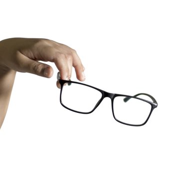 Elve parmaklarda gözlük ve beyaz