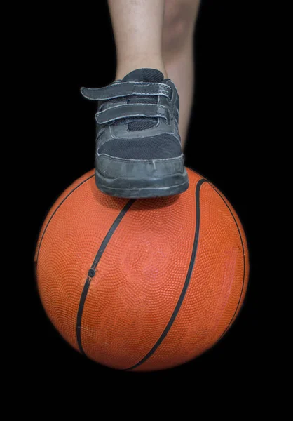 Le basket sous la chaussure et les pieds — Photo