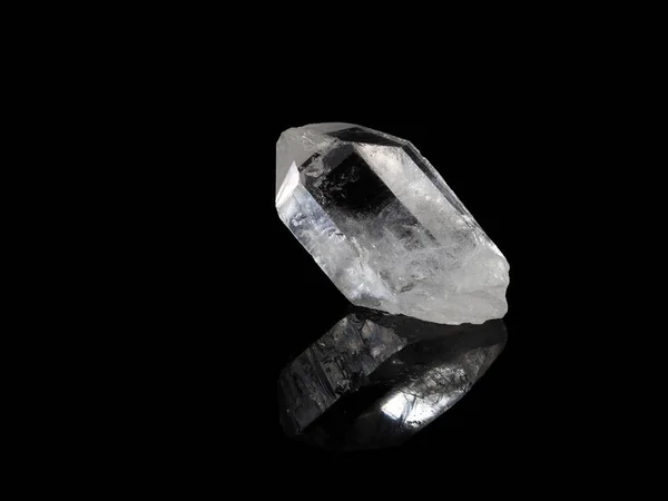 Quartz Crystal Geïsoleerd Zwarte Achtergrond — Stockfoto