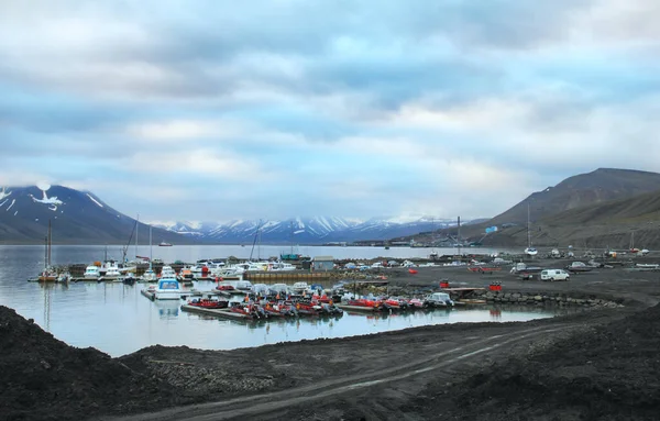 Longyearbyen Kikötője Istfjorden Spitsbergen Svalbard Sziget Grönland Tenger — Stock Fotó