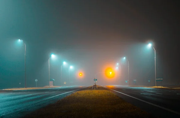 gece yol karanlık otoyol hız kırmızı mavi ışık asfalt satır sis karanlık manzara lamba 