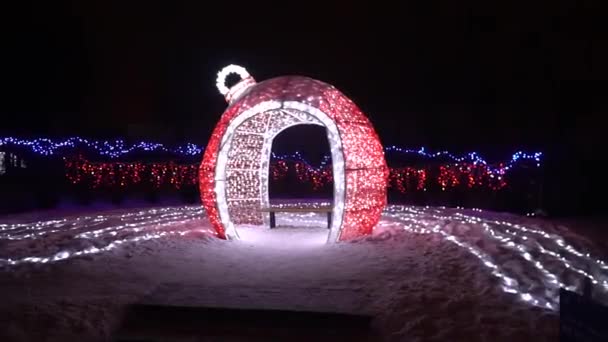 Weihnachtsbeleuchtung Dekorationen Glühende Kugel — Stockvideo