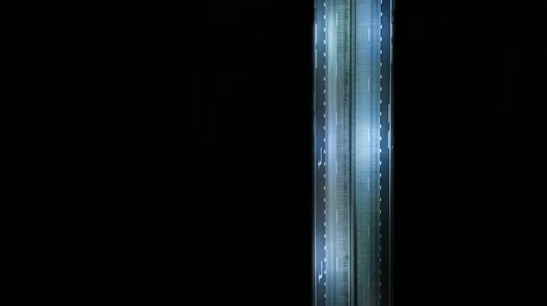Éjszakai Pályát Lámpások Világítják Meg Autópálya Fehér Foltok Úton Szerkezete — Stock Fotó