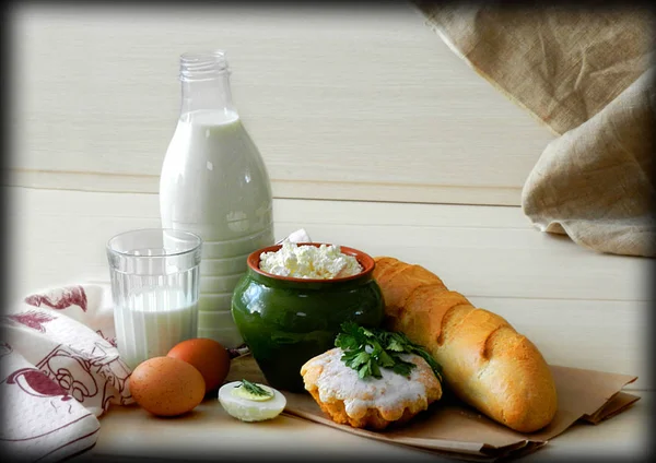            Büyükanne köyünde kahvaltı hafif bir arka plan üzerine 's