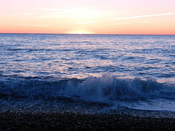                                Denizde akşam günbatımı