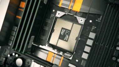 CPU işlemci anakart üzerinde yükleme