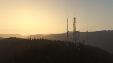 Anten kulesi karmaşık hareketli kamera