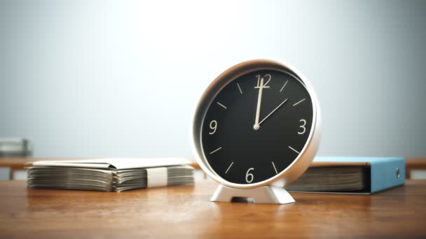 Timelapse 时钟与一堆文书工作完成在办公时间 — 图库视频影像