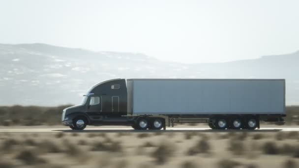 一辆半挂车在沙漠公路上行驶 — 图库视频影像