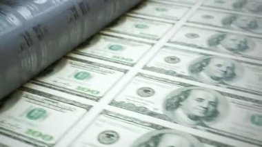 Yakın çekim matbaa ile 100 dolar faturaları yapma vurdu.