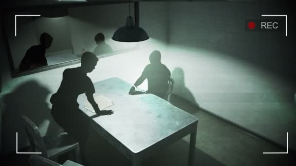 Sala Interrogatório Com Silhuetas Escuras Detective Interroga Homem Algemado — Vídeo de Stock