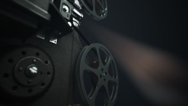 Velho Projector Vintage Está Arrancar Câmera Move Lentamente Para Cima — Vídeo de Stock