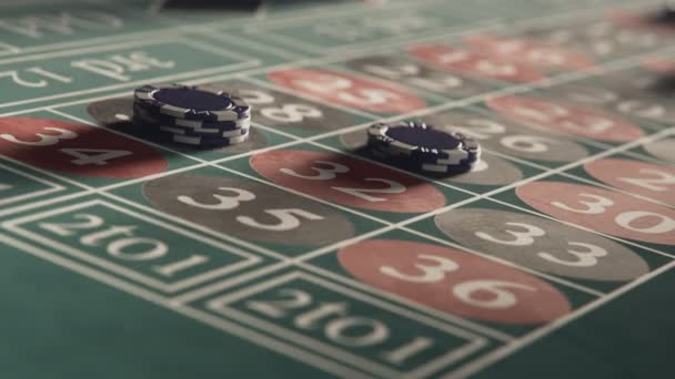 硬币堆叠的轮盘赌桌的 Timelapse — 图库视频影像