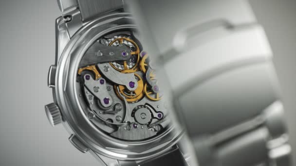 Relógio Luxo Com Engrenagens Trabalho Mecanismo Visível Através Tampa Vidro — Vídeo de Stock