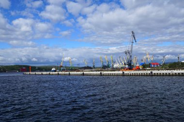 Murmansk kömür verme için Rusya'dan yükleme bağlantı noktası Vinçler.