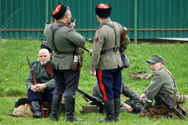 Sholokhovo, Moscow reg./Rusya - 5 Mayıs 2018: Dünya Savaşı Avrupa'da - Courland savaş, Rus tarzı yeni bir eğlence son çatışmalarından yeniden inşası.