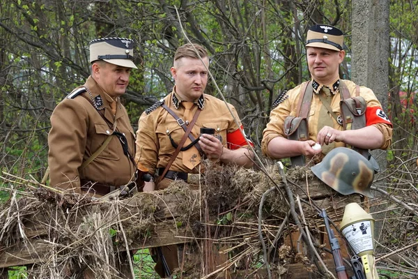 Sholokhovo, Moscow reg./Rusya - Mayıs 5, @018: Dünya Savaşı Avrupa'da - Courland savaş, Rus tarzı yeni bir eğlence son çatışmalarından yeniden inşası.
