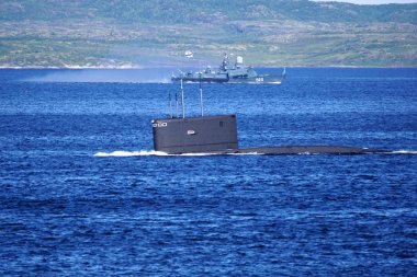 Kola Bay, Rusya'da bir Rus Kilo sınıfı dizel elektrik denizaltı dalış,