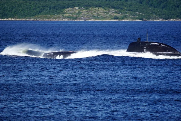 Submarino Ruso Propulsión Nuclear Clase Victor Iii Está Surgiendo Bahía —  Fotos de Stock