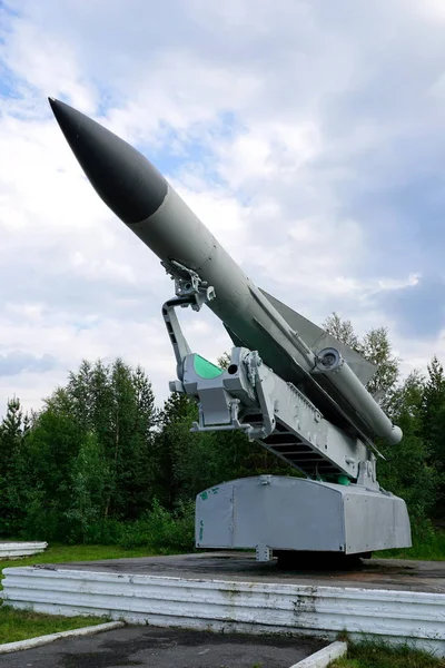 Sovyet yapımı uçaksavar füzesi İsrail F-16 uçağın üzerinde 10 Şubat 2018 ve 17 Eylül 2018 bir Rus Tu-20 uçak gökyüzünde Suriye düşürmüş C-200 (Sa-5 Gammon), başlatıcısı.