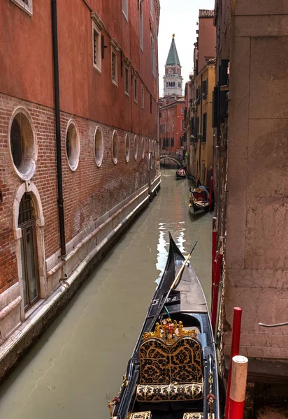 Vista Típica Lado Estreito Canal Veneza Itália Comunicação Cidade Feita — Fotografia de Stock