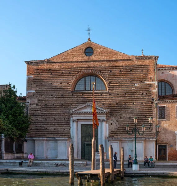 Venecia, Italia 07 de mayo de 2018: Iglesia barroca de San Marcuola. arquitecto Giorgio Massari. En la iglesia está la obra de Tintoretto - La Última Cena — Foto de Stock