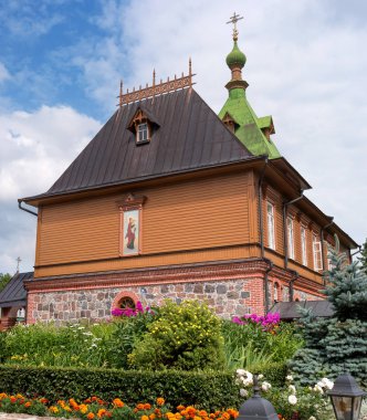St Simeon ve St Anna Kilisesi - yemekhane - üzerinde bölge, Puhtitsa Dormition Manastırı Rus Ortodoks Kilisesi. Kuremae, Estonya. Baltık ülke